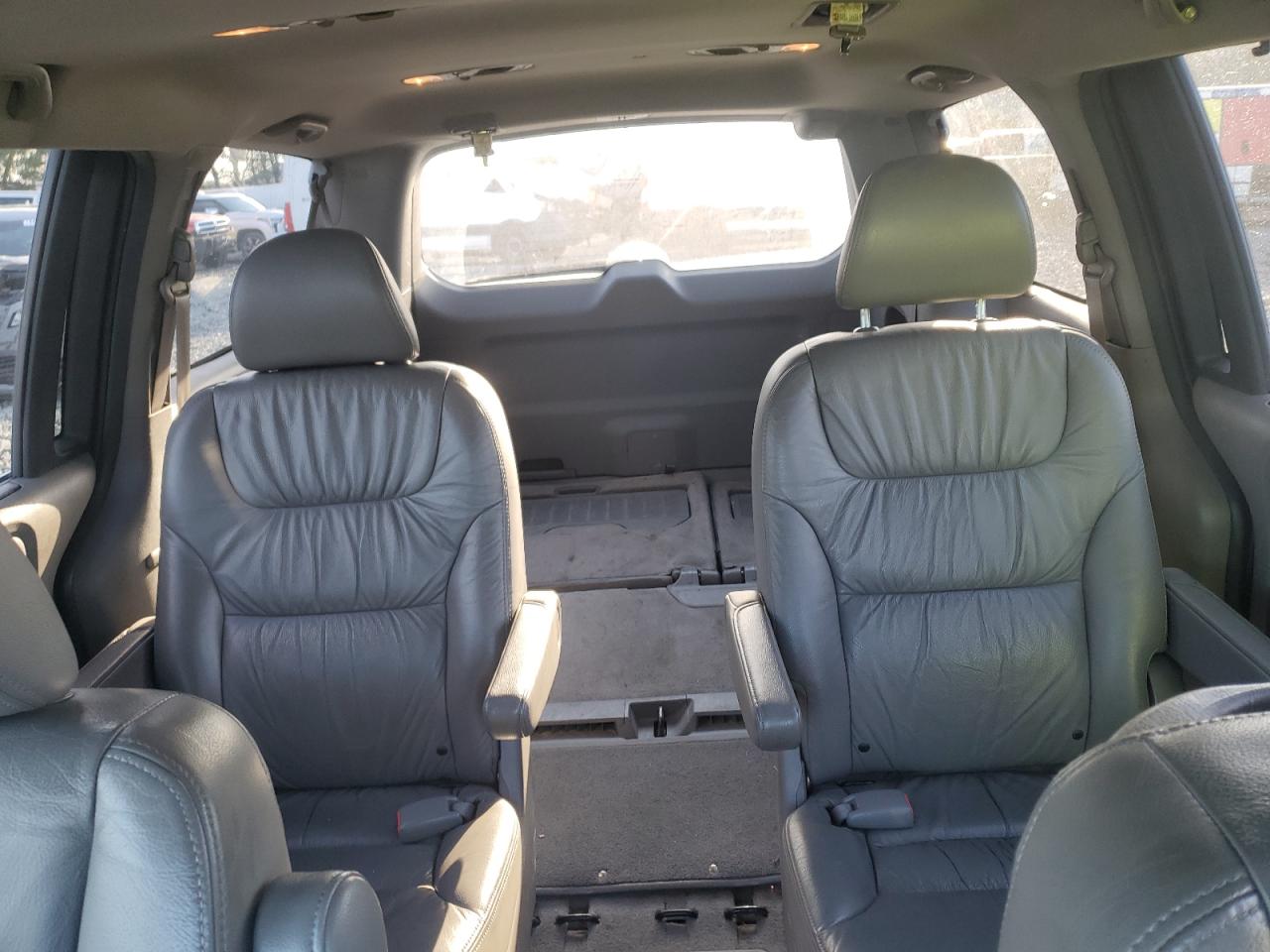 2009 Honda Odyssey - Image 10