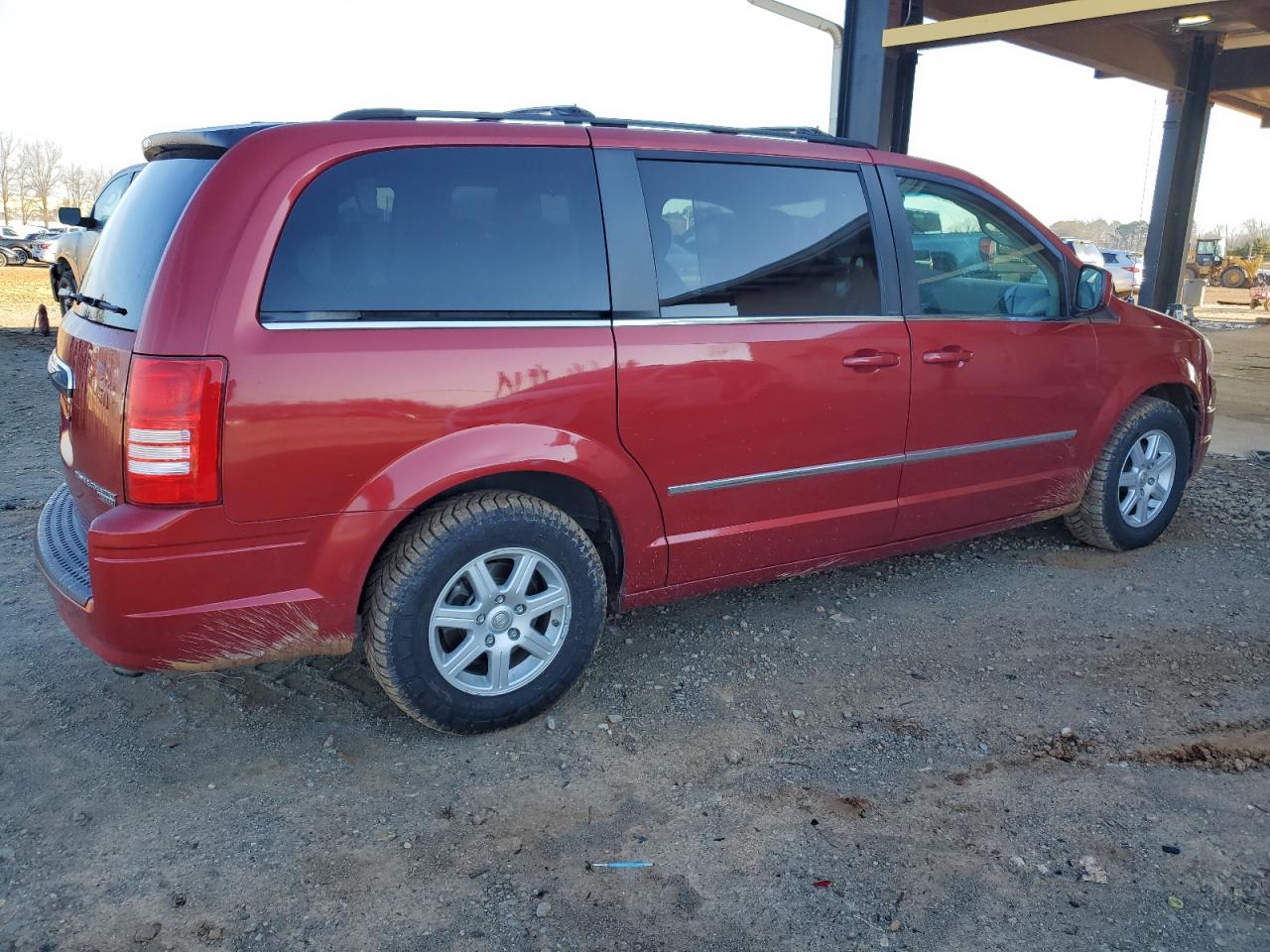 2010 Chrysler Town & Country - Image 3