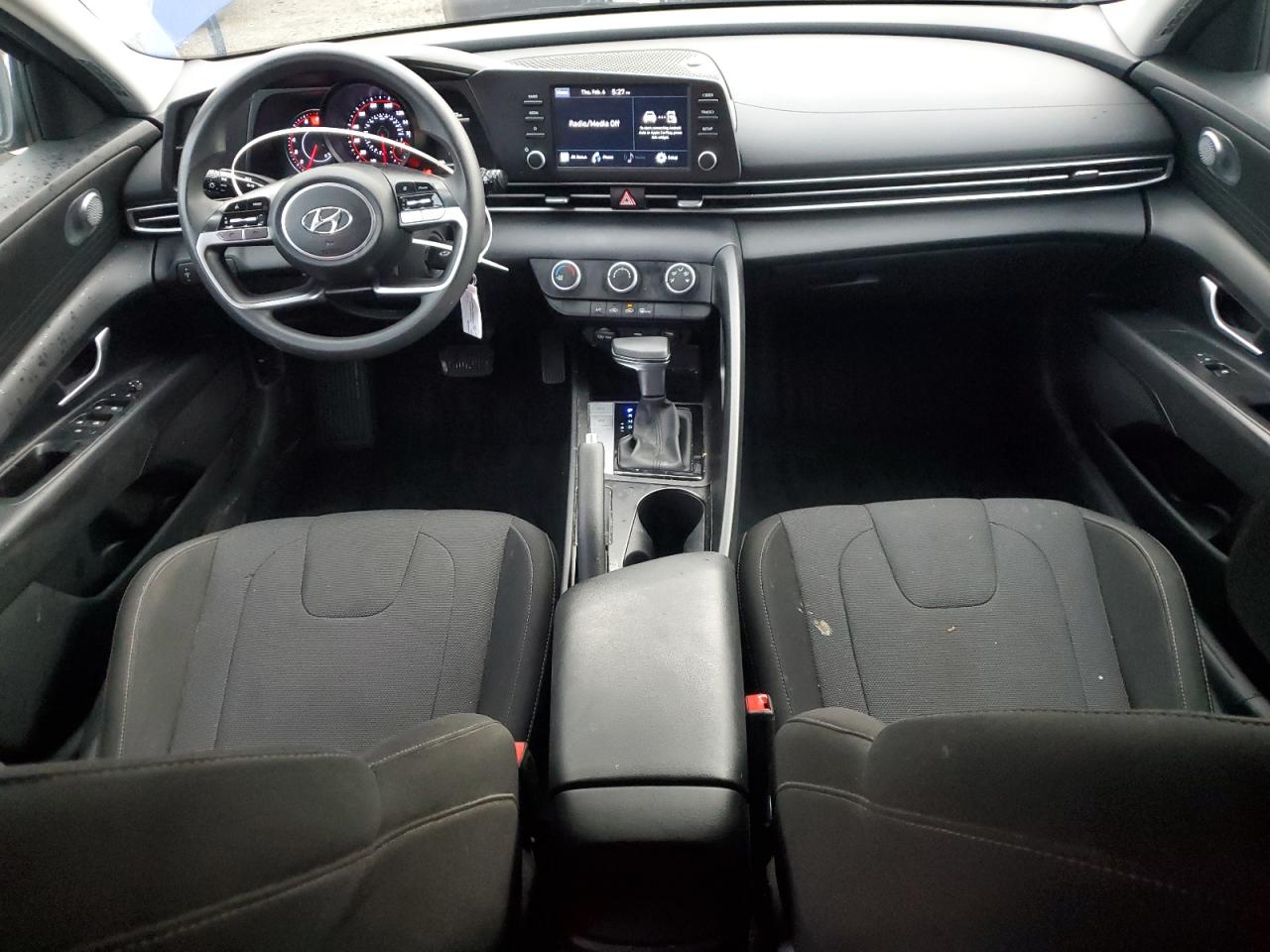2023 Hyundai Elantra - Image 8