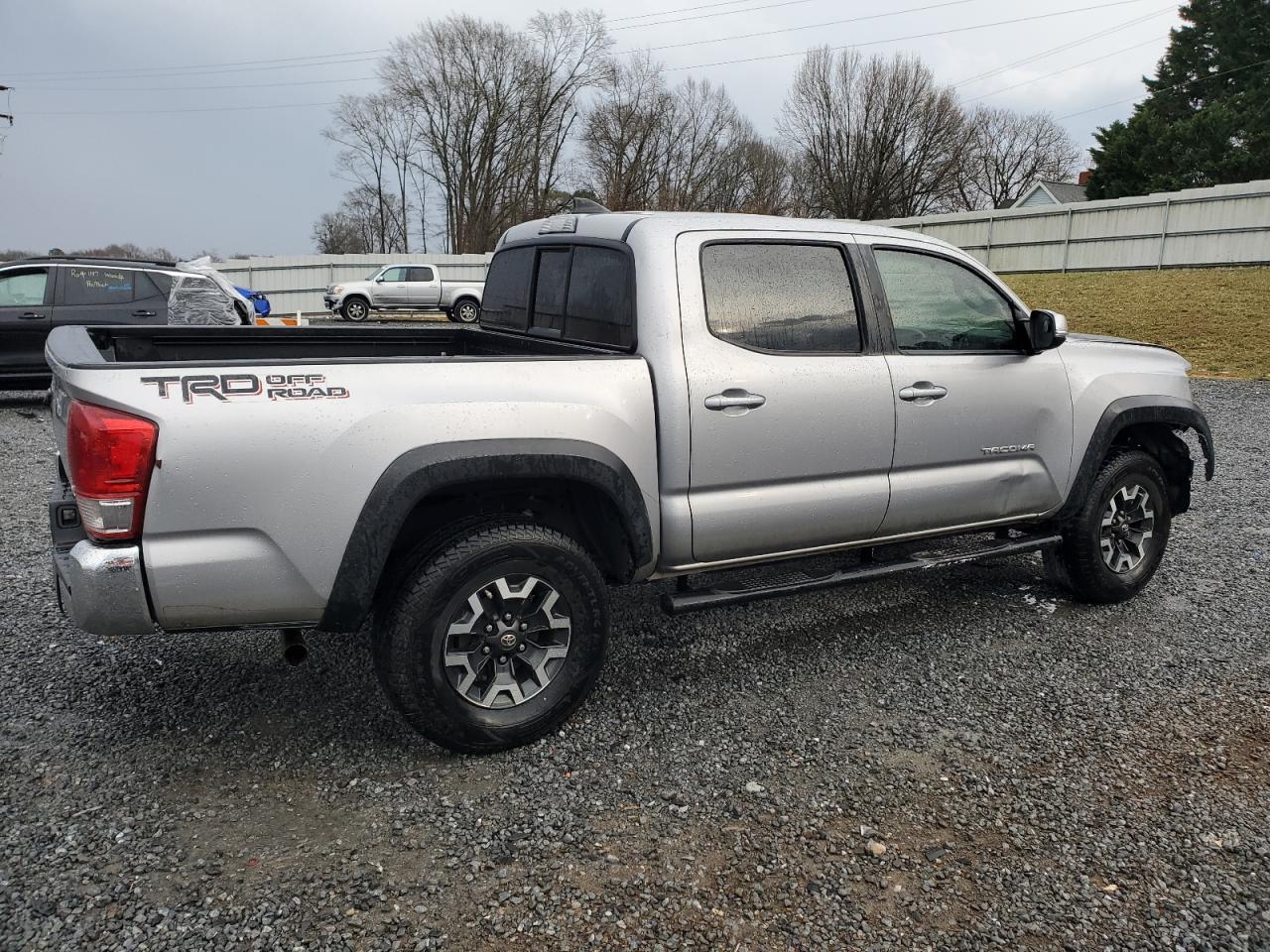 2016 Toyota Tacoma - Image 3