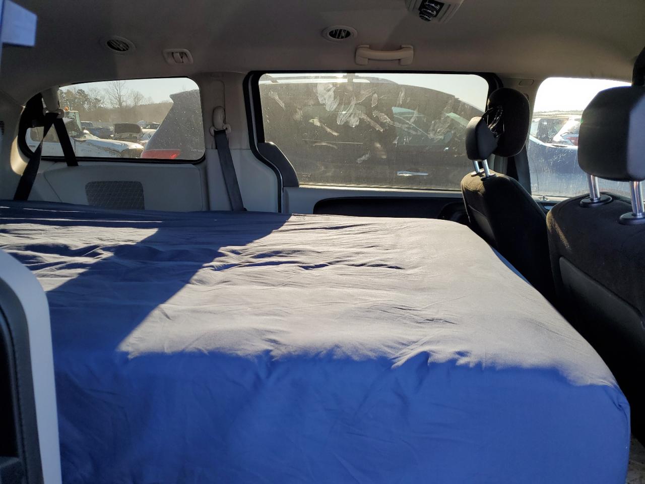 2016 Dodge Caravan - Image 10