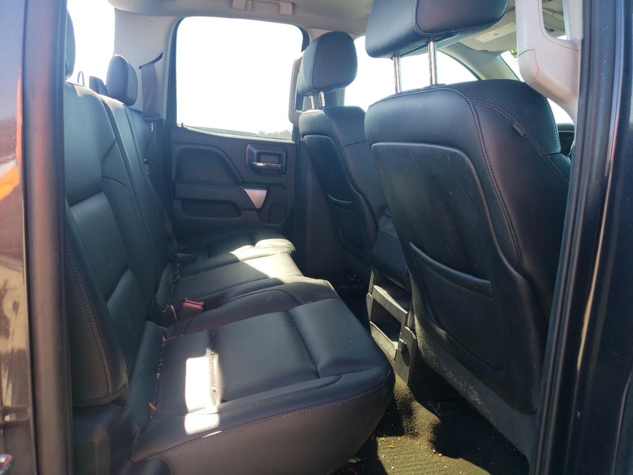 2015 Chevrolet Silverado - Image 11
