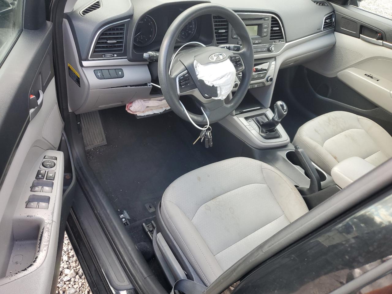 2017 Hyundai Elantra - Image 8