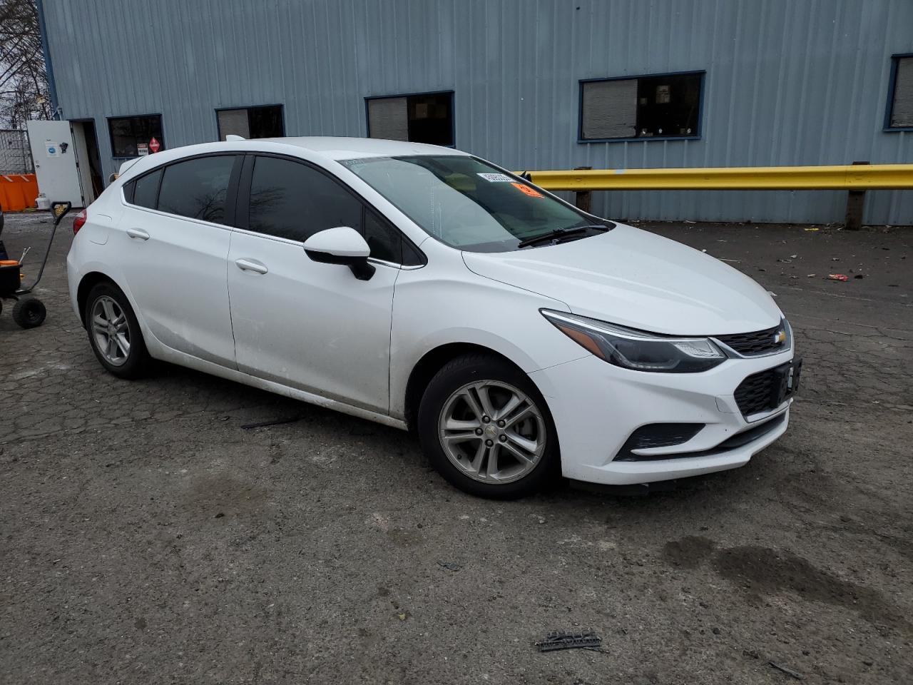 2017 Chevrolet Cruze - Image 4