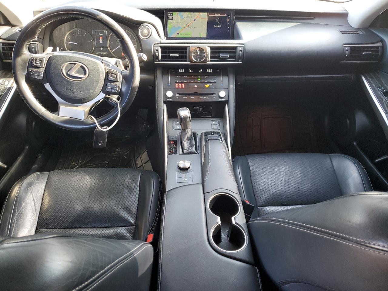 2017 Lexus IS - Image 8