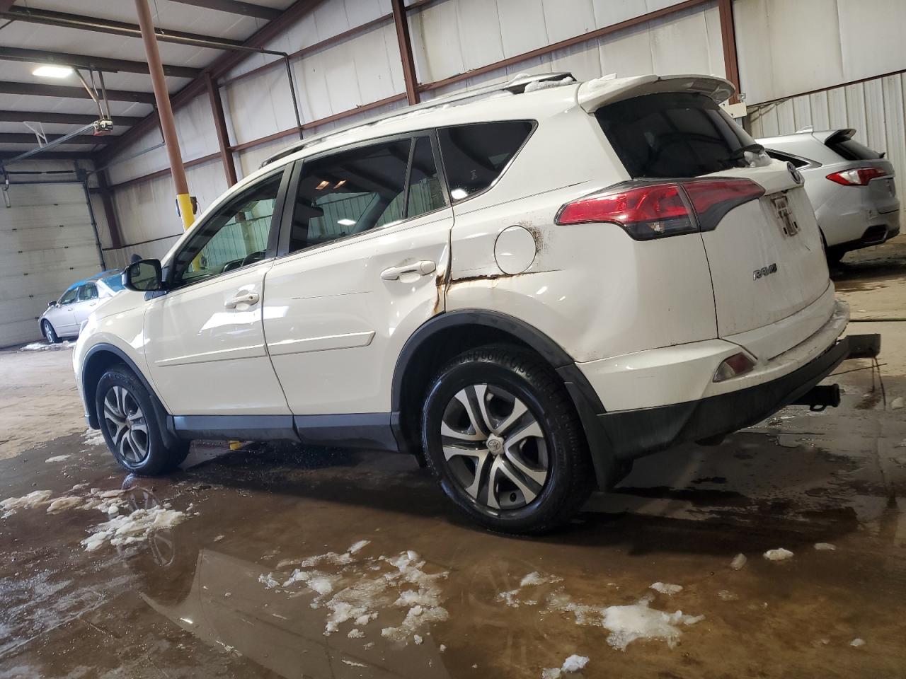 2017 Toyota RAV 4 - Image 2