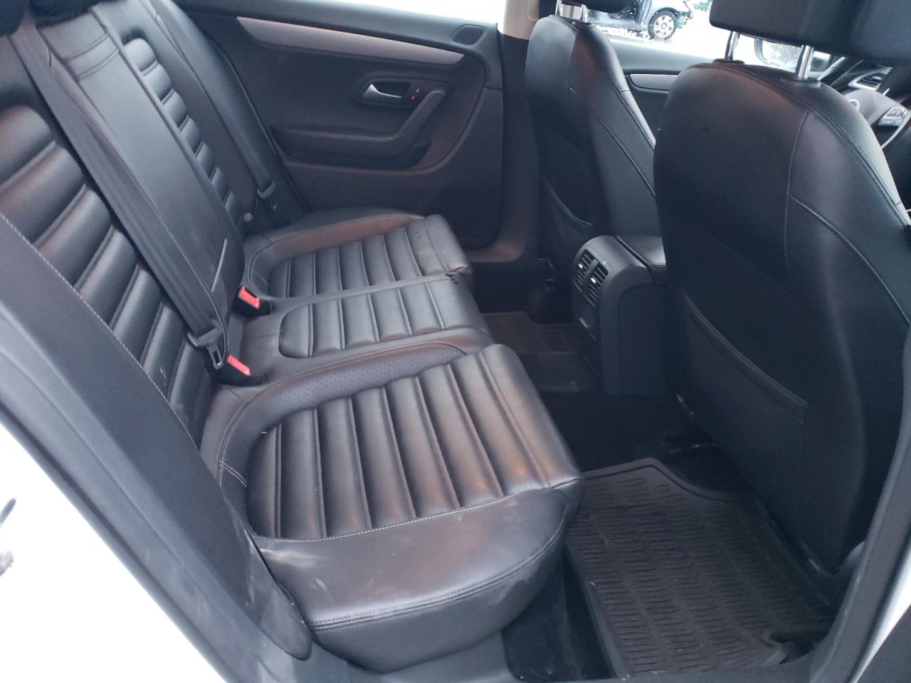 2015 Volkswagen Passat CC - Image 10
