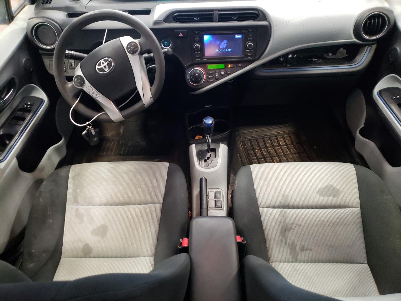 2012 Toyota Prius - Image 8