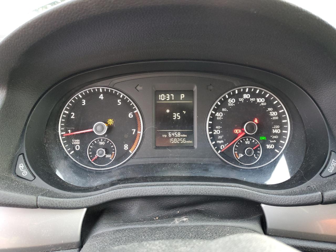 2015 Volkswagen Passat - Image 9