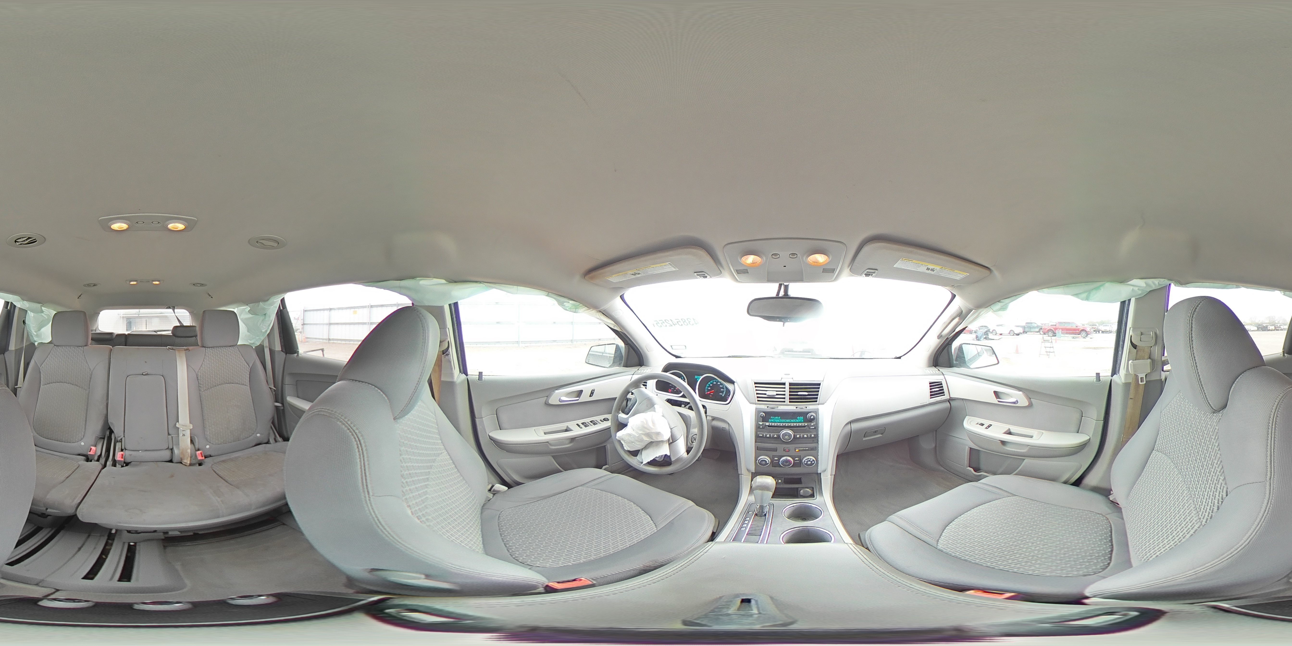 2011 Chevrolet Traverse - Image 13