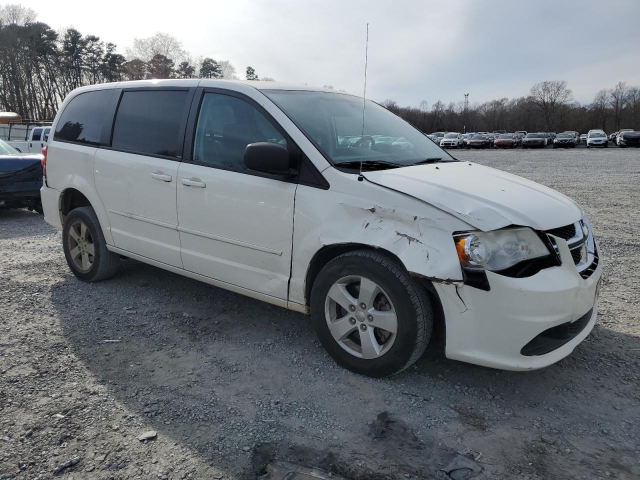 2013 Dodge Caravan - Image 4