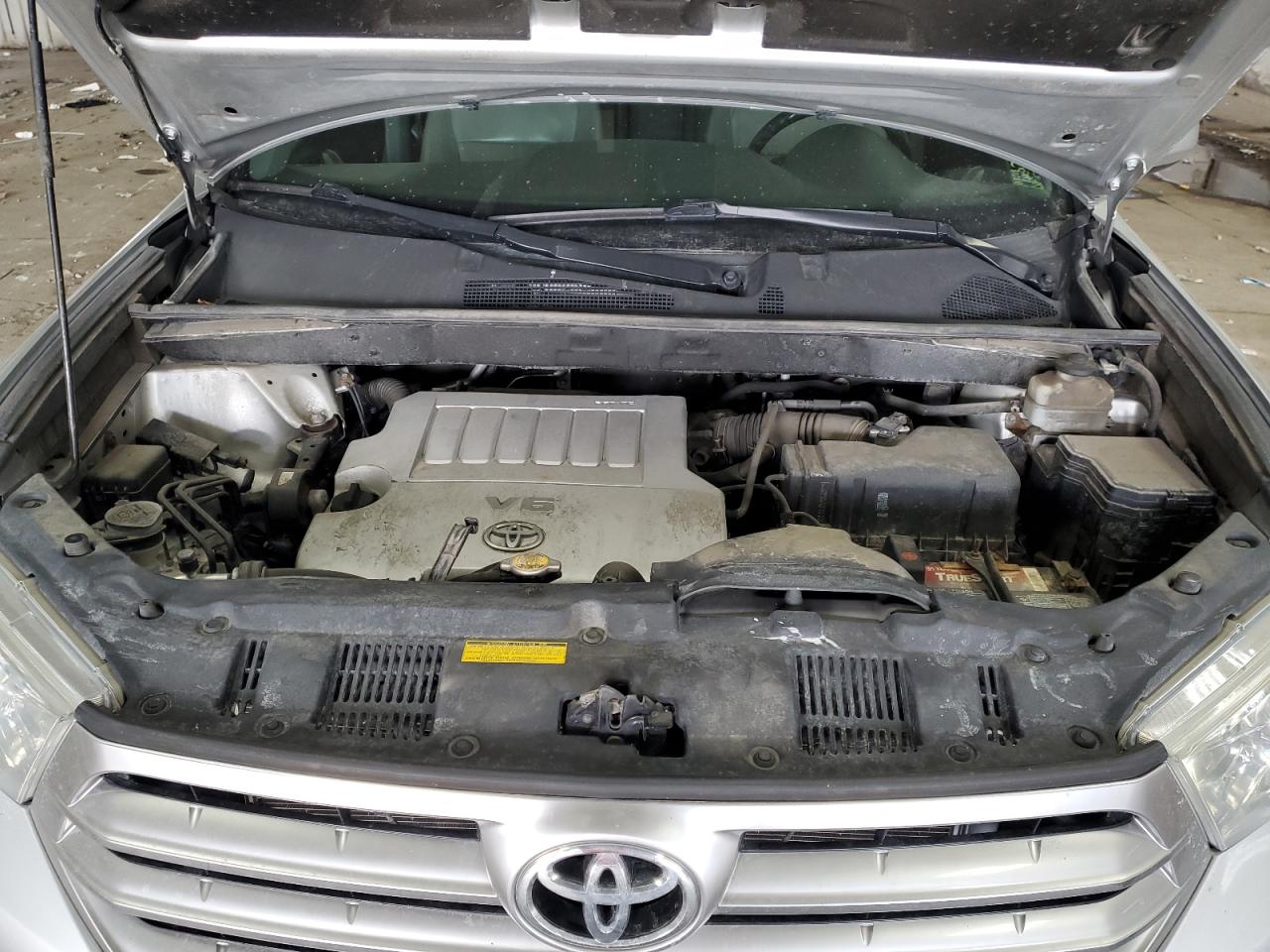 2012 Toyota Highlander - Image 12