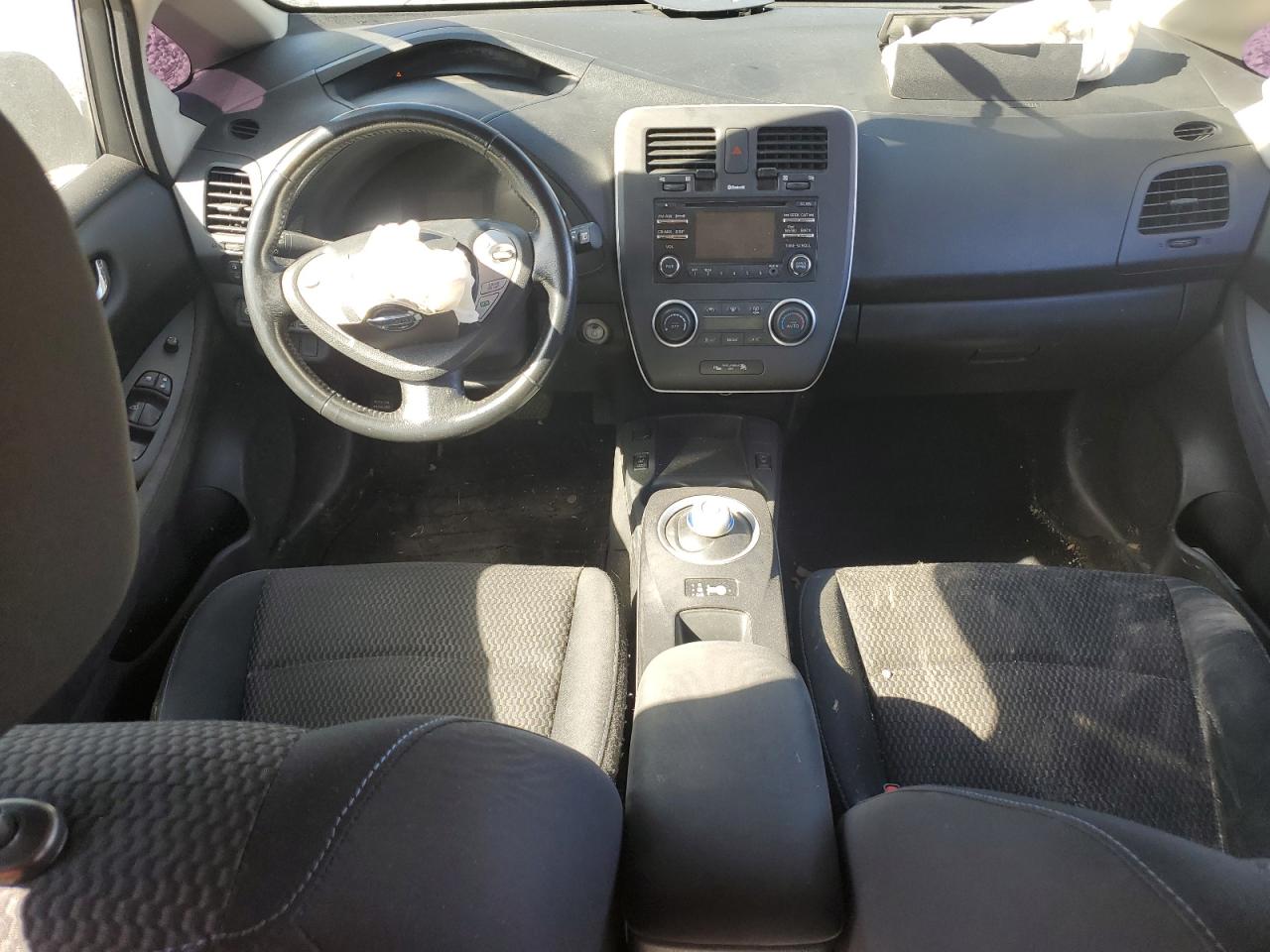 2015 Nissan Leaf - Image 8