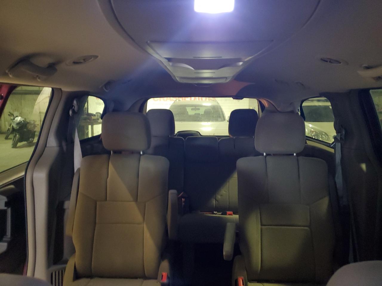 2012 Chrysler Town & Country - Image 10