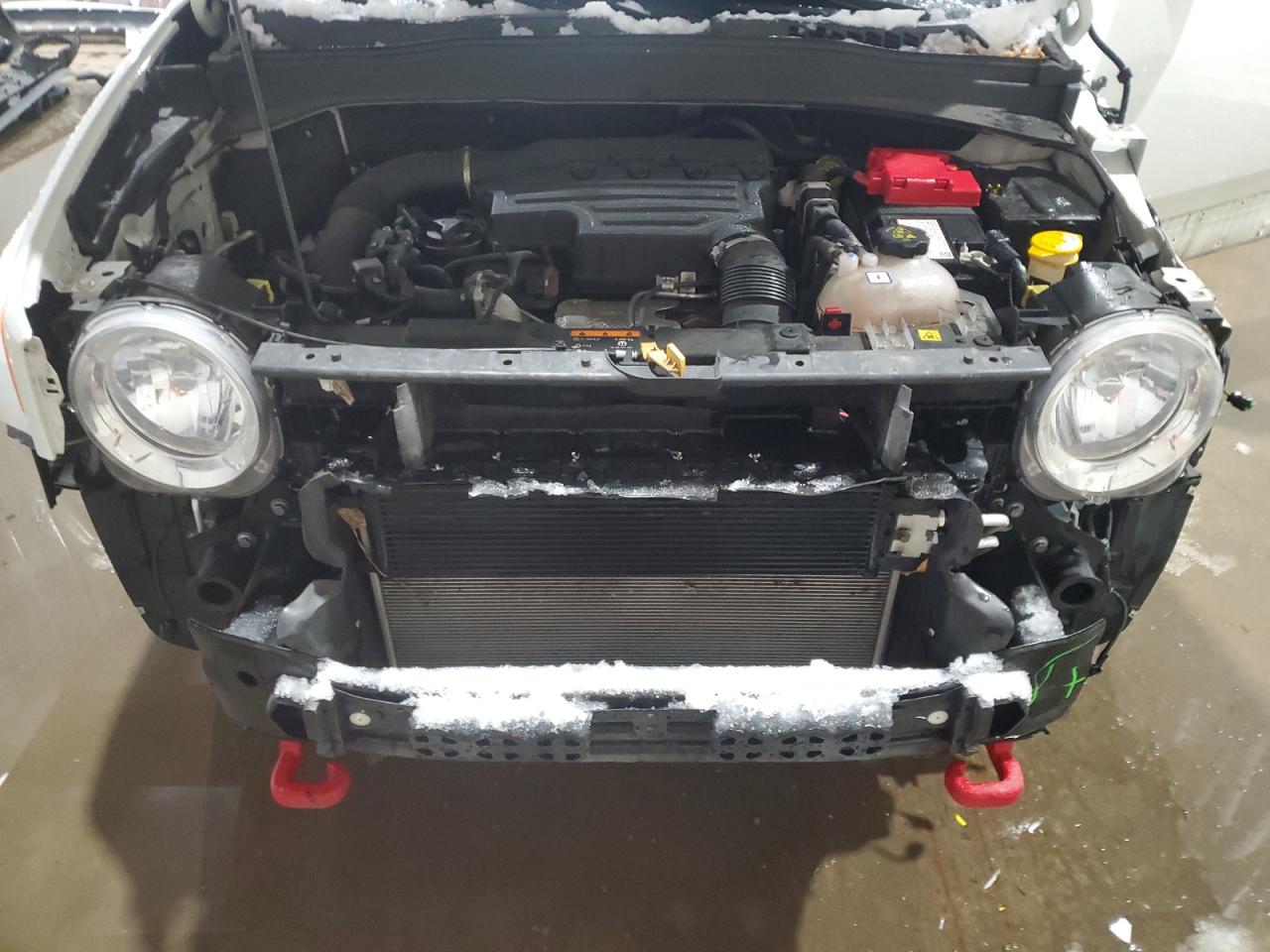 2020 Jeep Renegade - Image 11