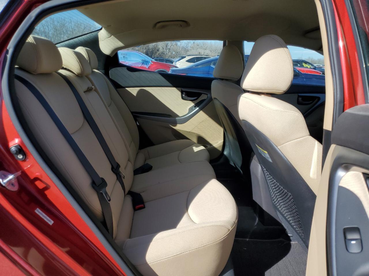 2012 Hyundai Elantra - Image 10