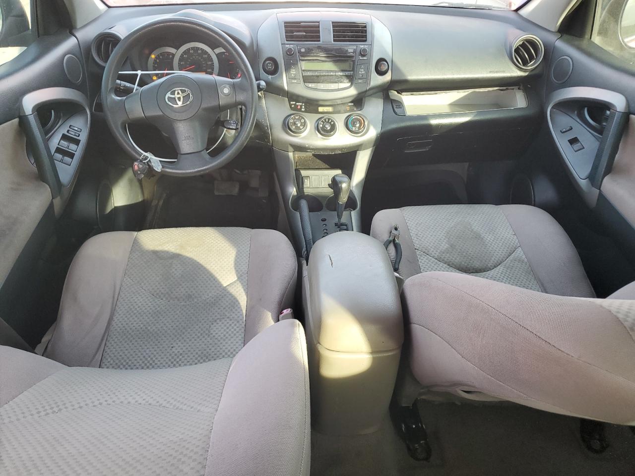 2010 Toyota RAV 4 - Image 8