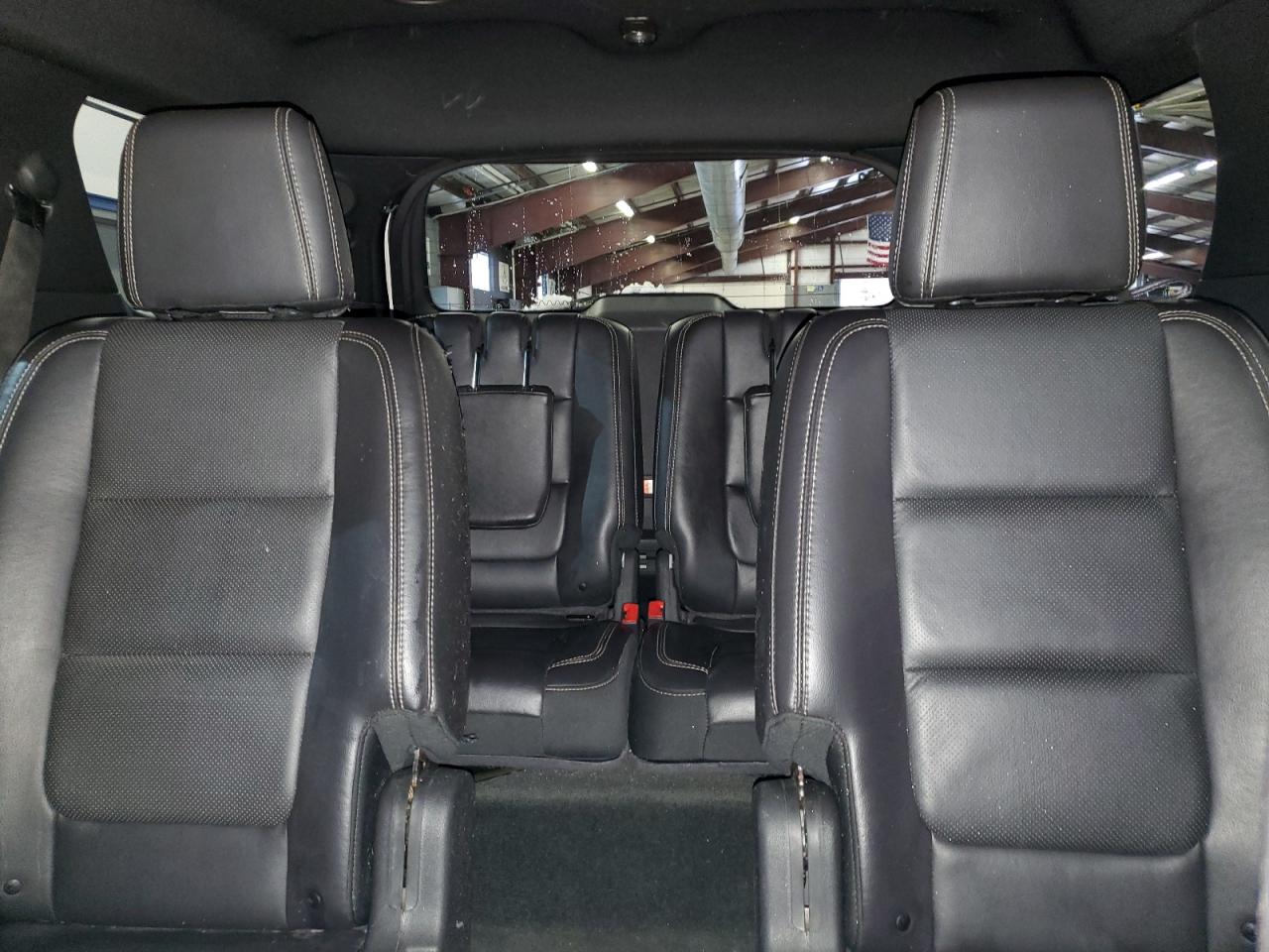 2015 Ford Explorer - Image 10