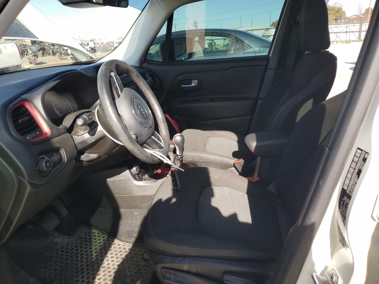2016 Jeep Renegade - Image 7