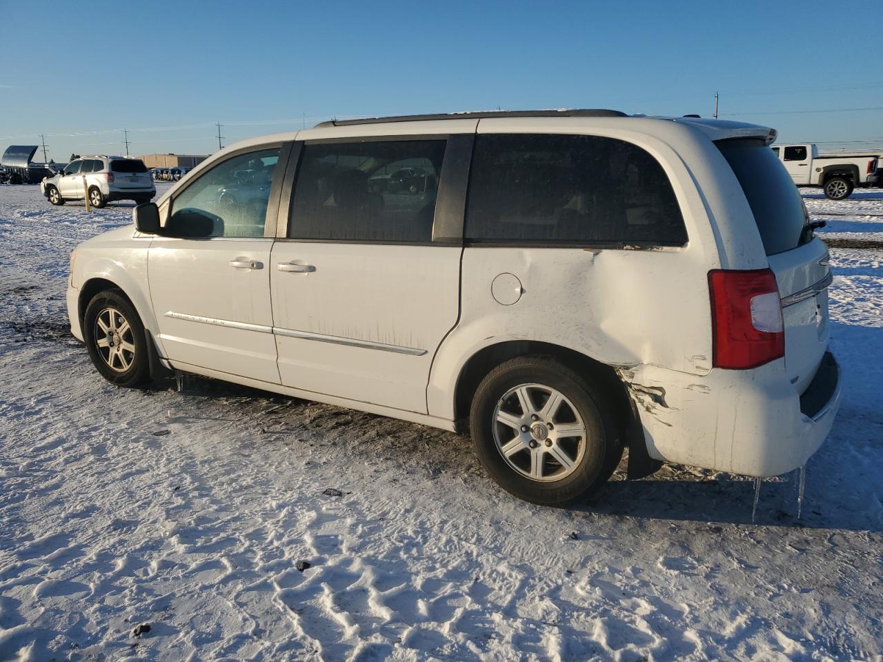 2011 Chrysler Town & Country - Image 2
