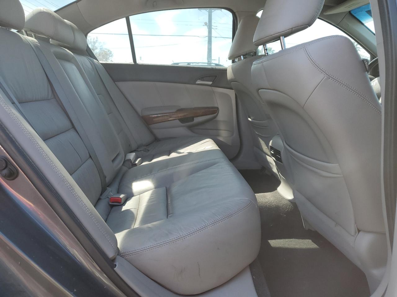 2012 Honda Accord - Image 10