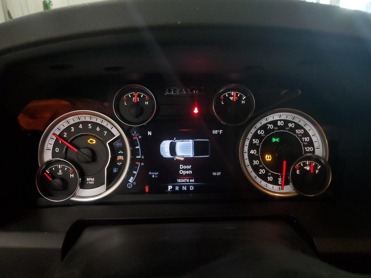 2015 RAM 1500 - Image 9
