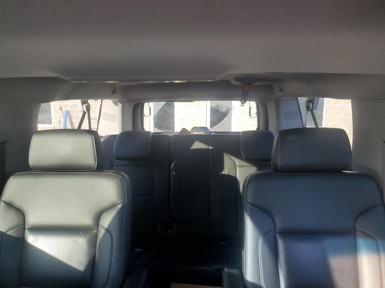 2015 Chevrolet Suburban - Image 10