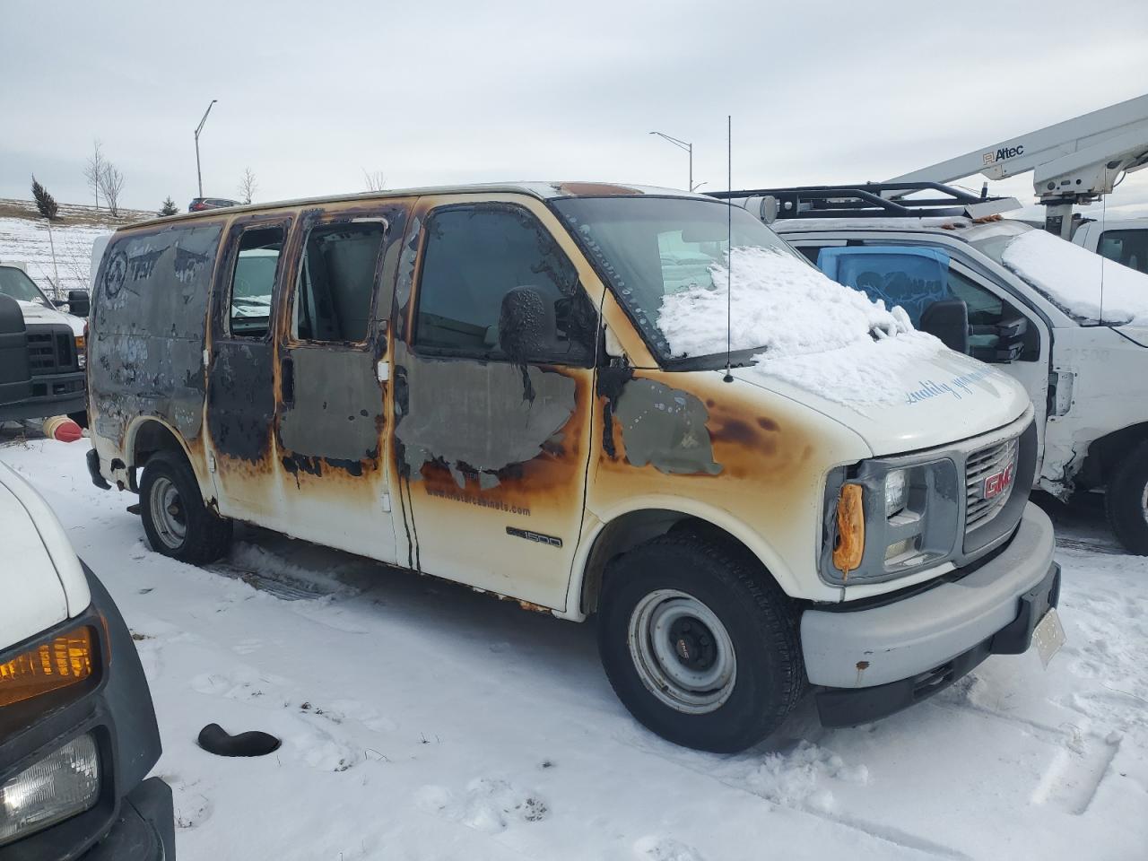 2002 GMC Savana - Image 4