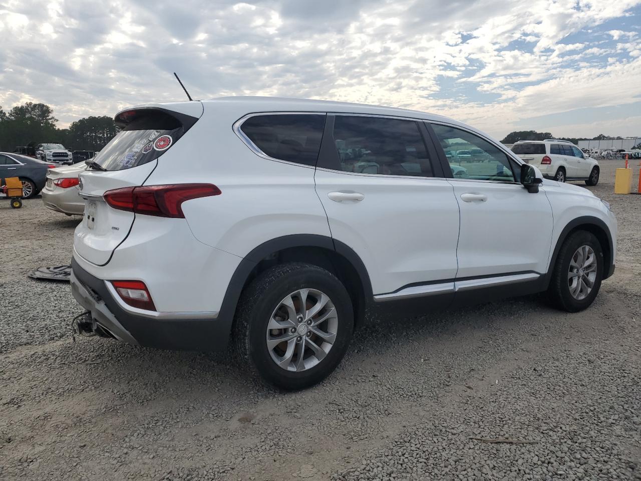 2020 Hyundai Santa Fe - Image 3