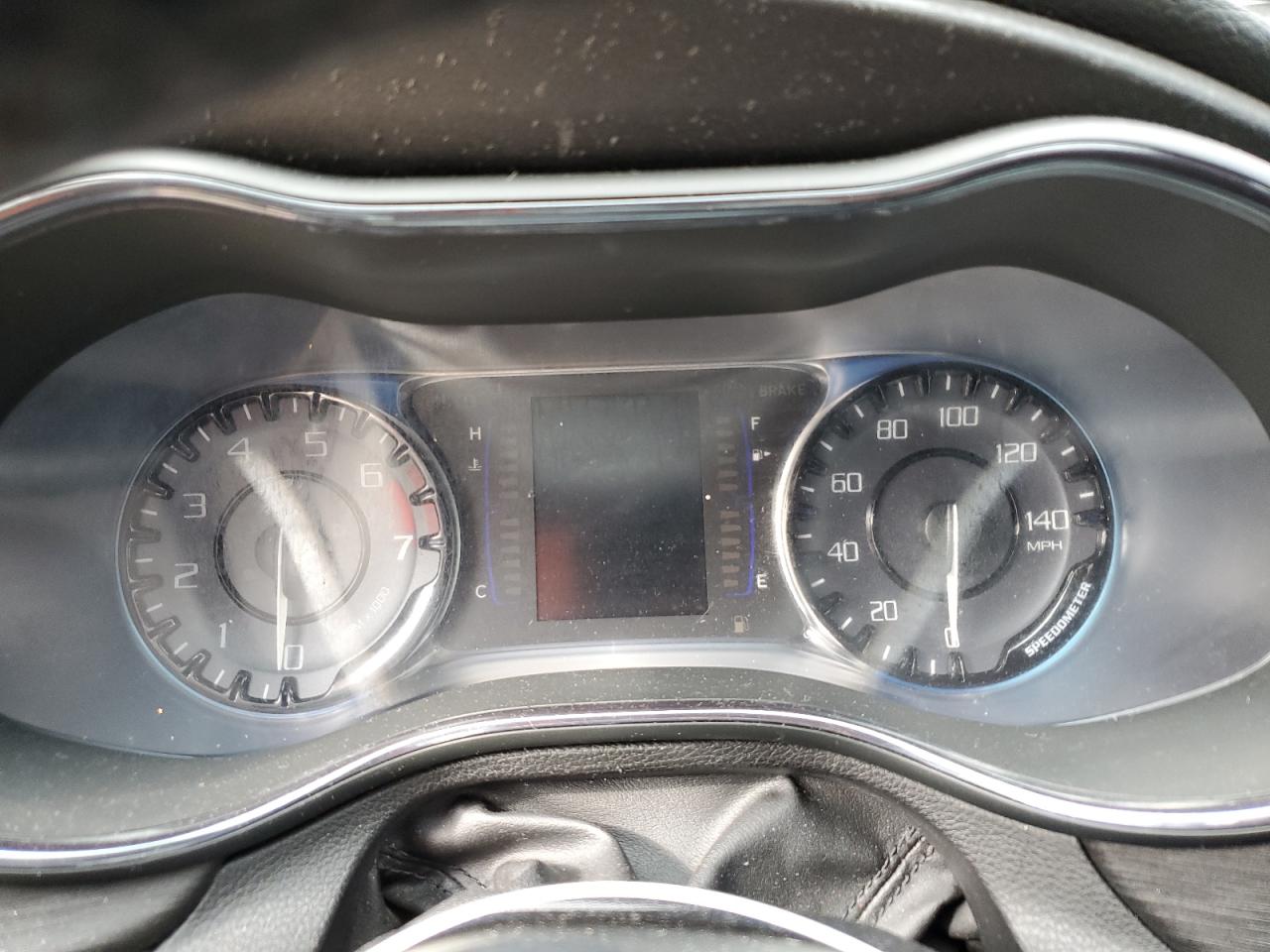 2015 Chrysler 200 - Image 9