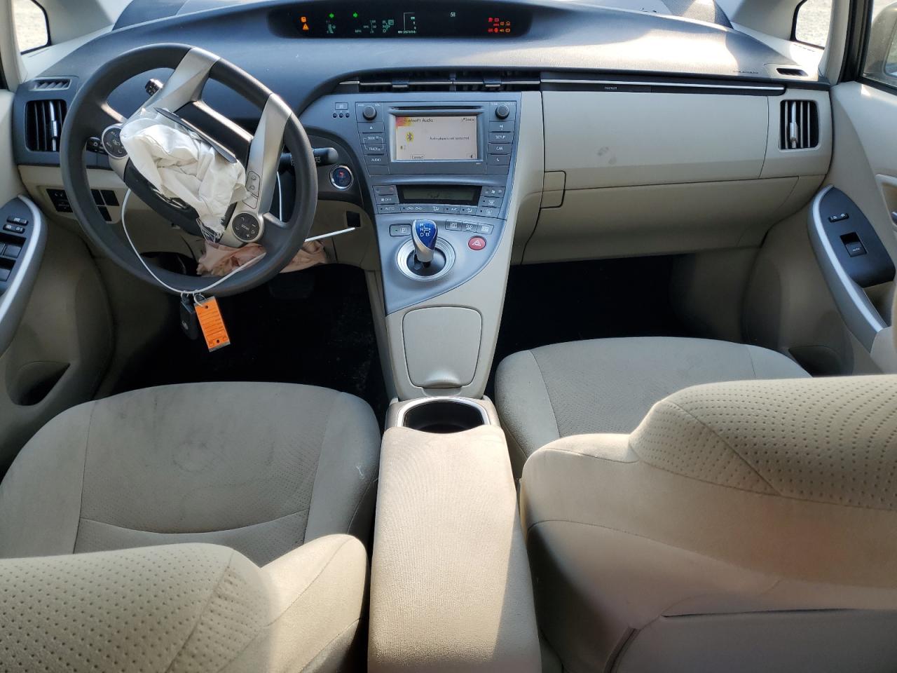 2013 Toyota Prius - Image 8