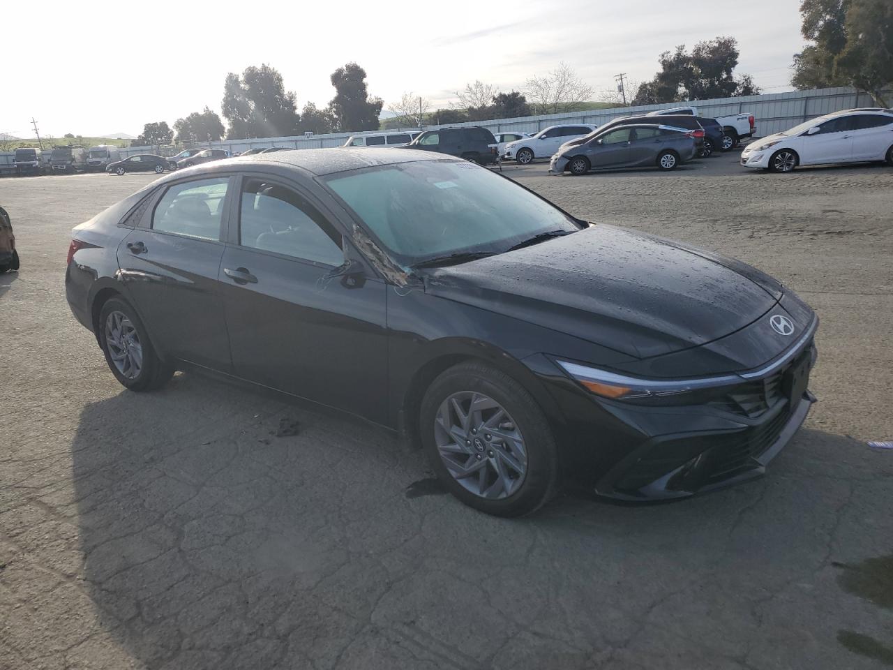 2024 Hyundai Elantra - Image 4