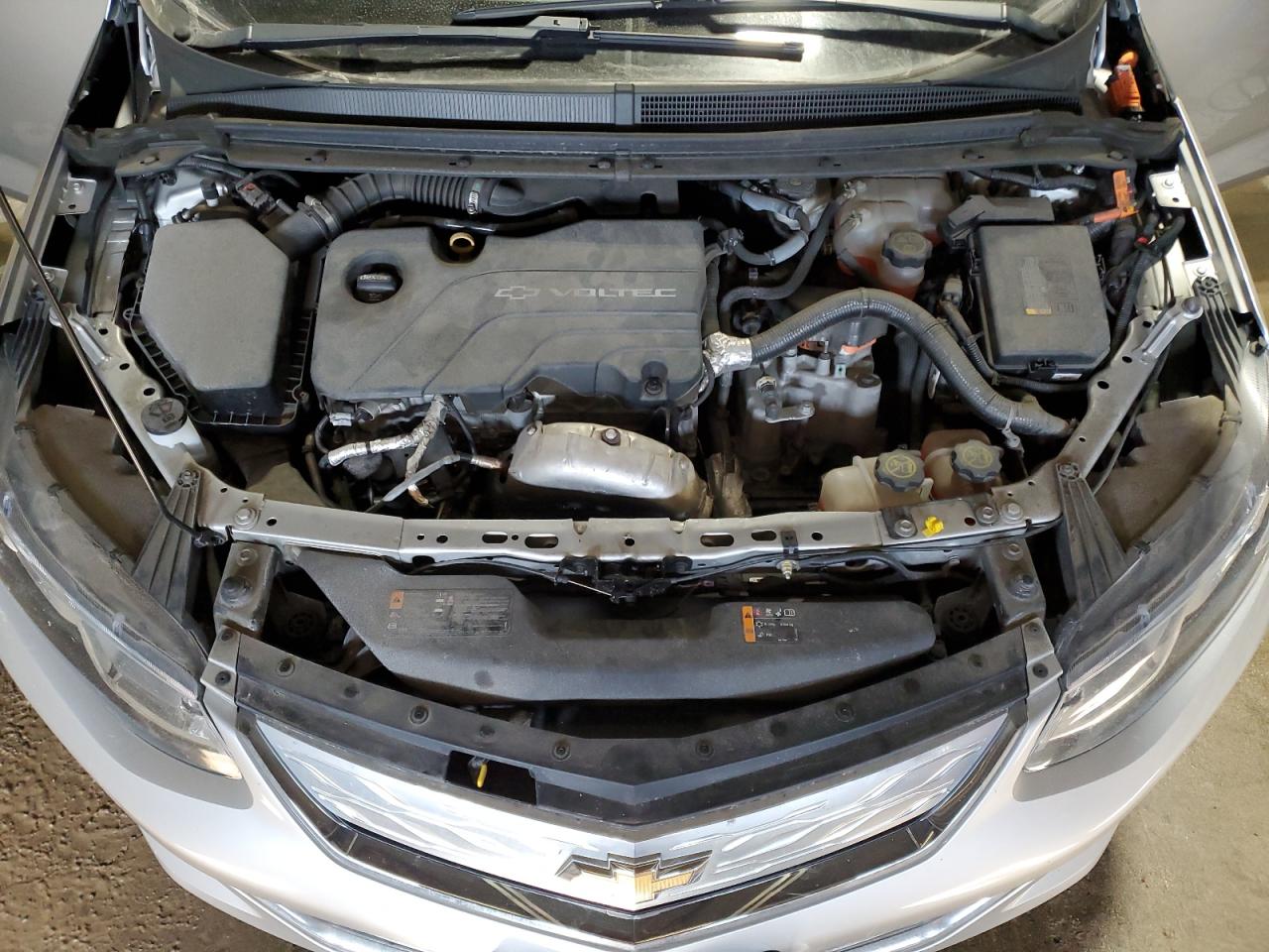 2016 Chevrolet Volt - Image 11