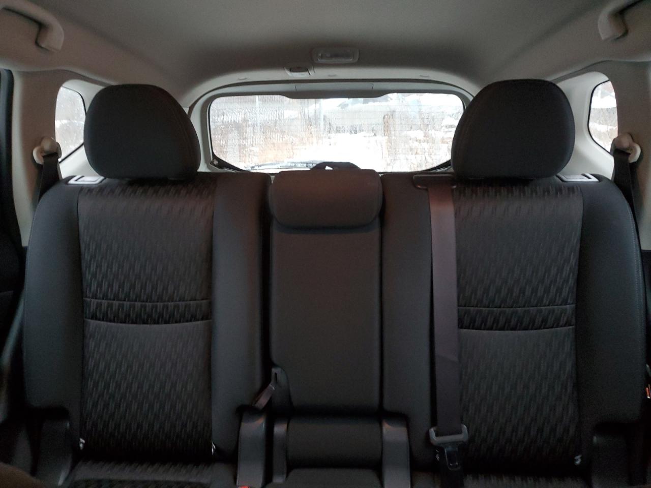 2018 Nissan Rogue - Image 10