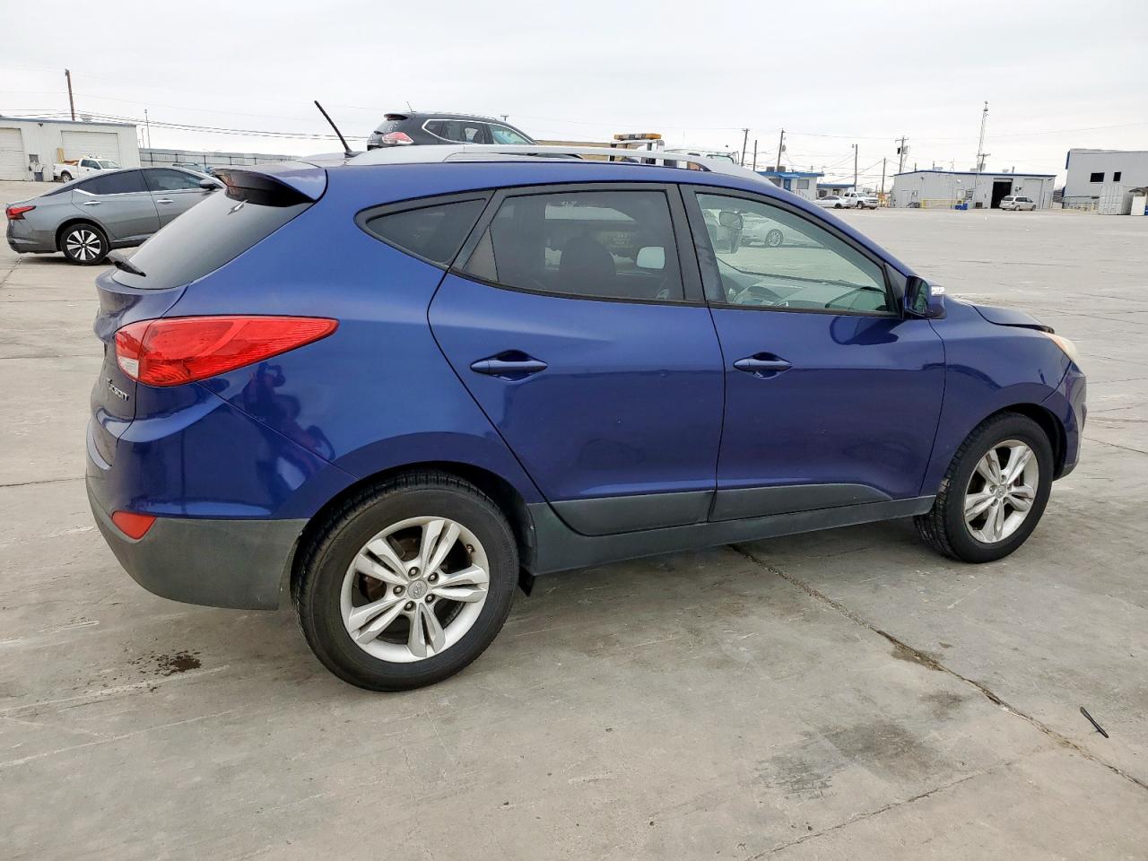 2012 Hyundai Tucson - Image 3