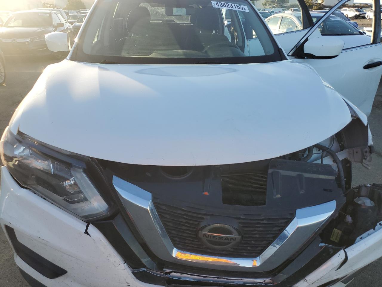 2018 Nissan Rogue - Image 12
