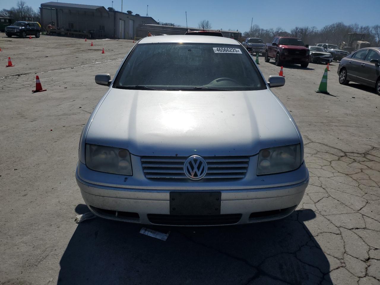 2004 Volkswagen Jetta - Image 5