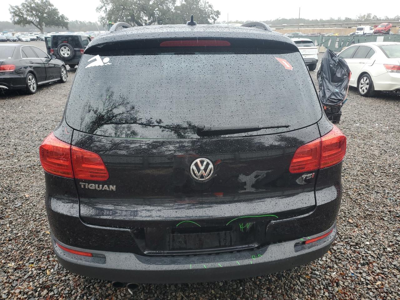 2017 Volkswagen Tiguan - Image 6