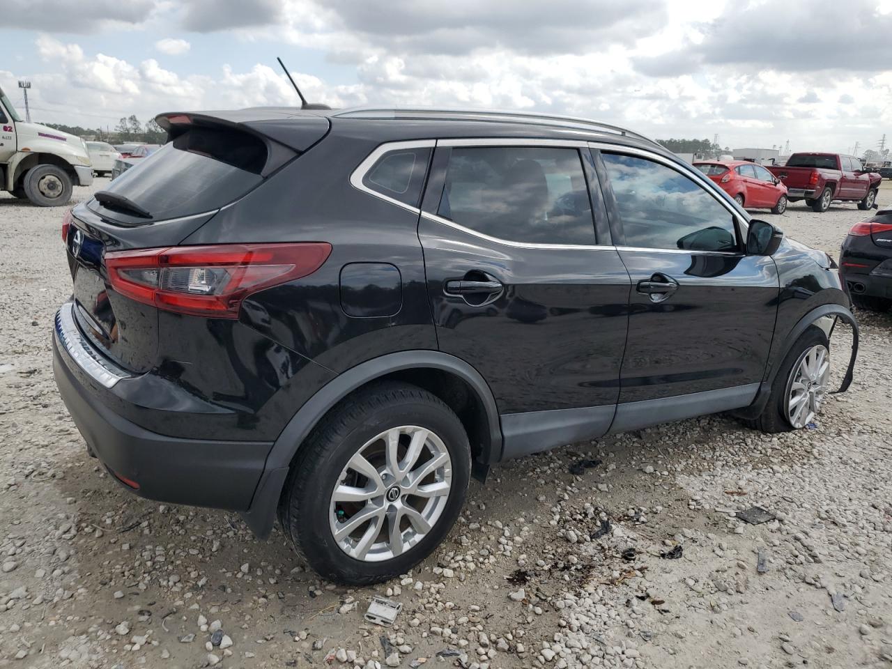 2020 Nissan Rogue - Image 3