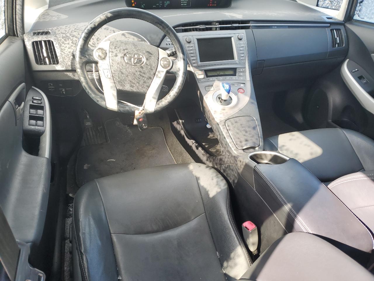 2012 Toyota Prius - Image 8