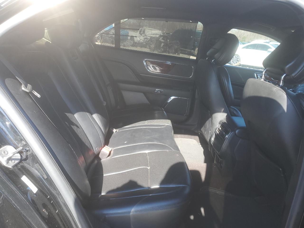 2020 Lincoln Continental - Image 11