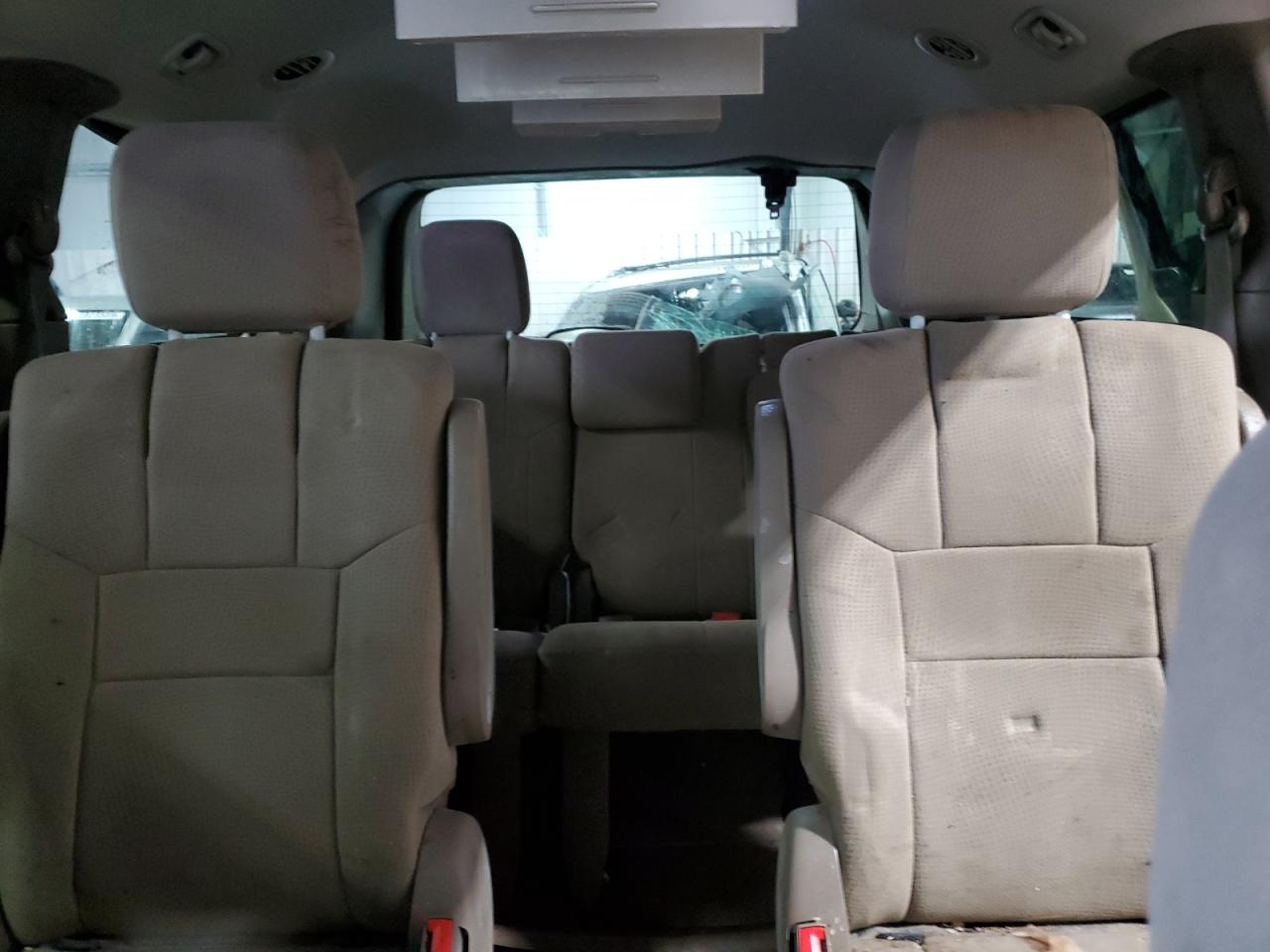 2012 Chrysler Town & Country - Image 10