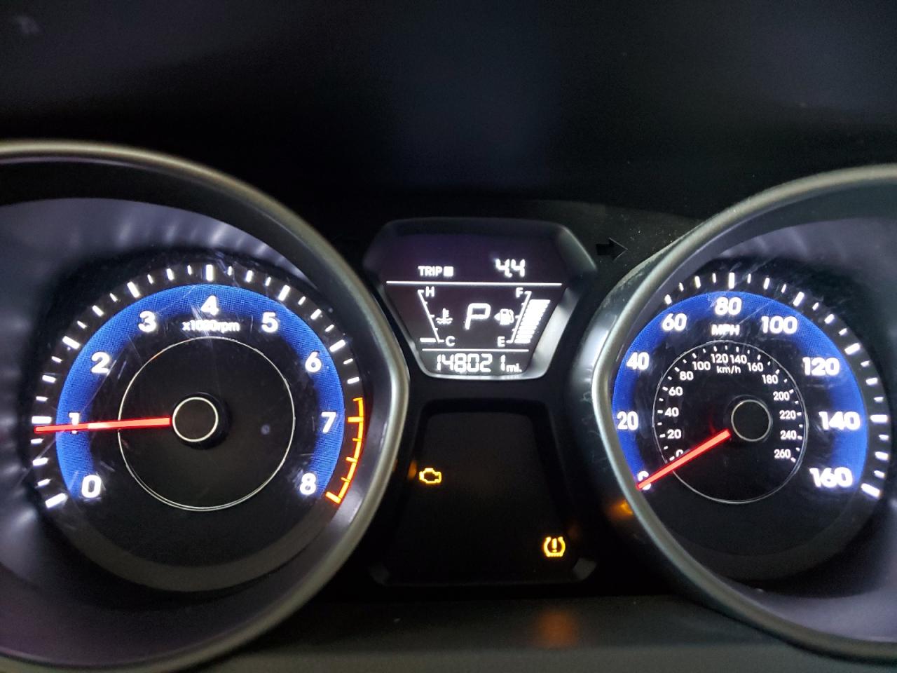 2016 Hyundai Elantra - Image 9