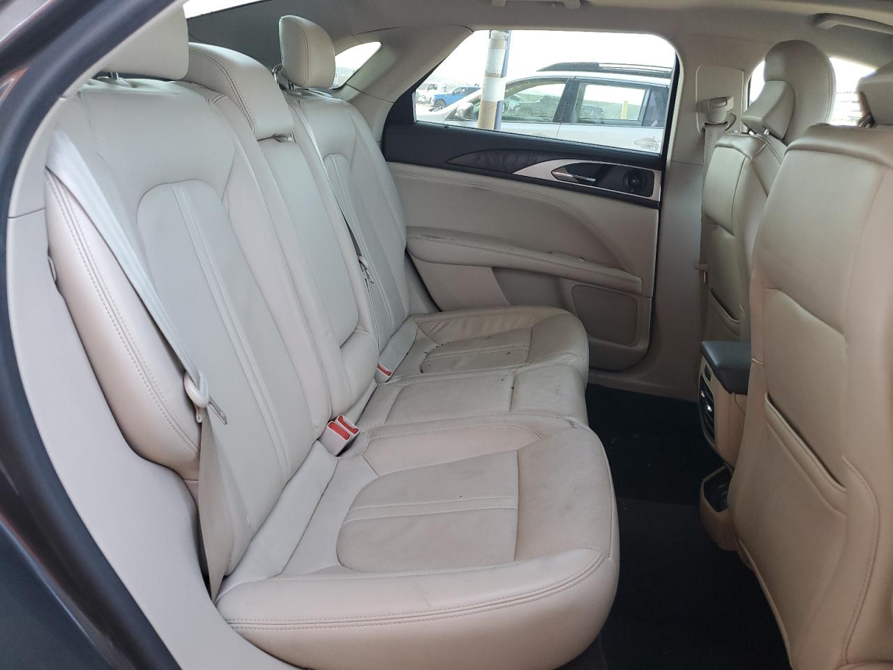 2019 Lincoln MKZ - Image 10