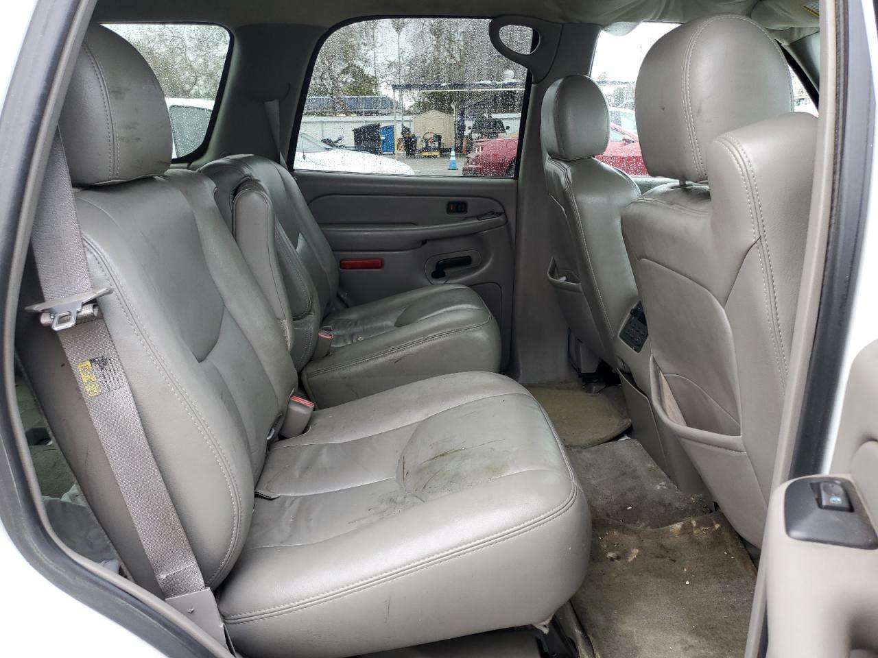 2004 GMC Yukon - Image 11