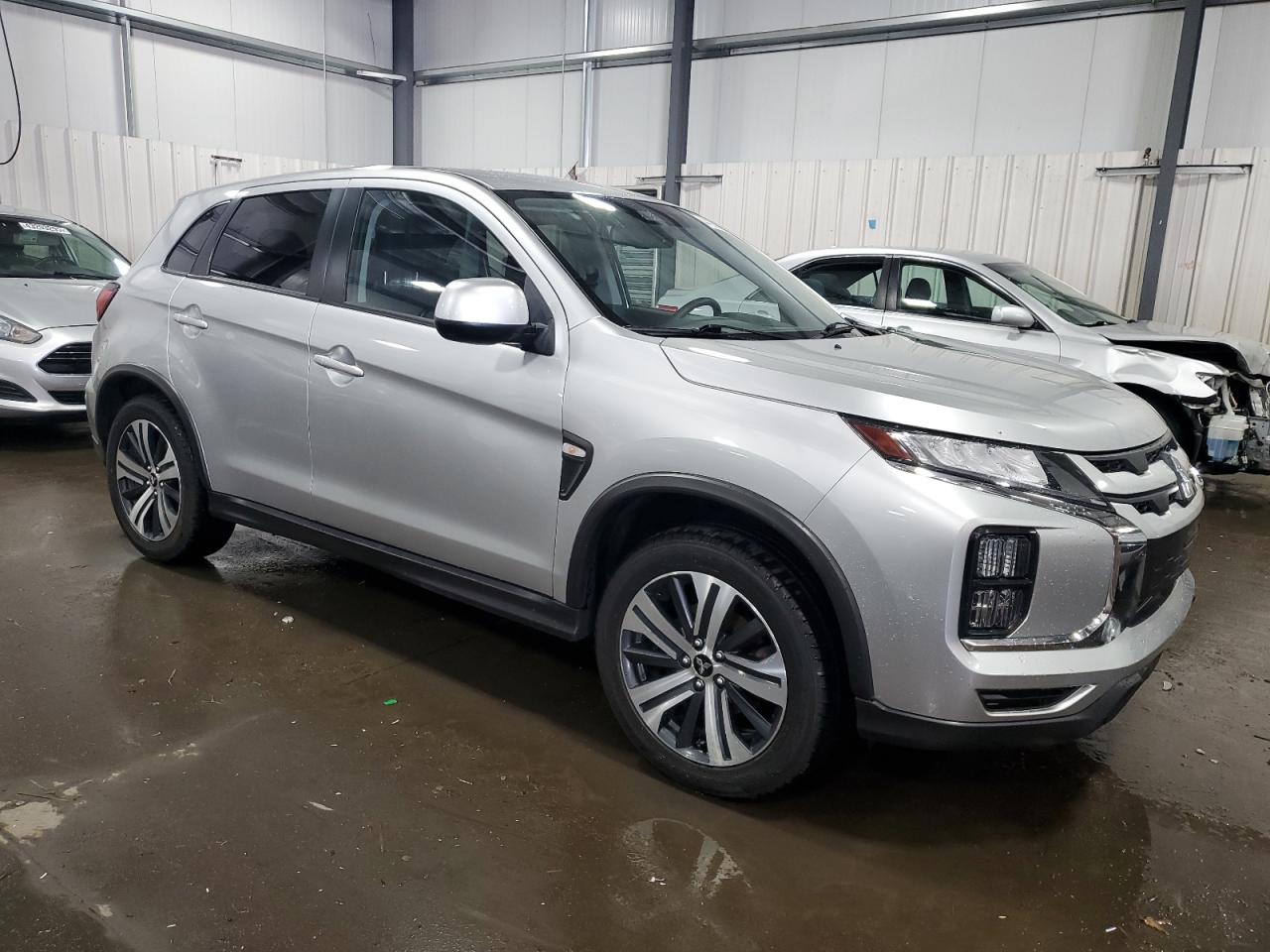 2021 Mitsubishi Outlander - Image 4