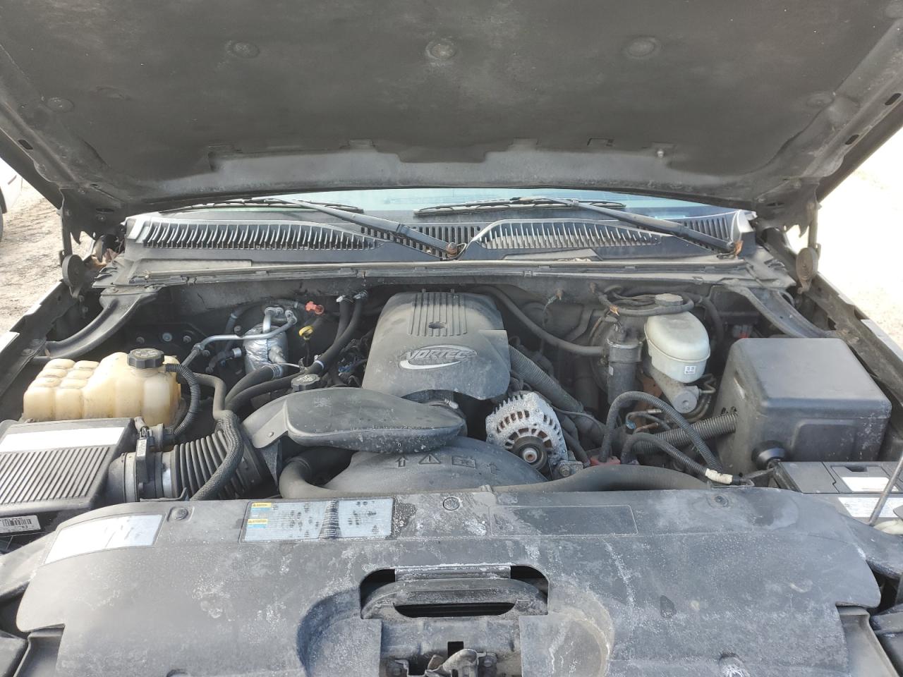 2004 Chevrolet Silverado - Image 11