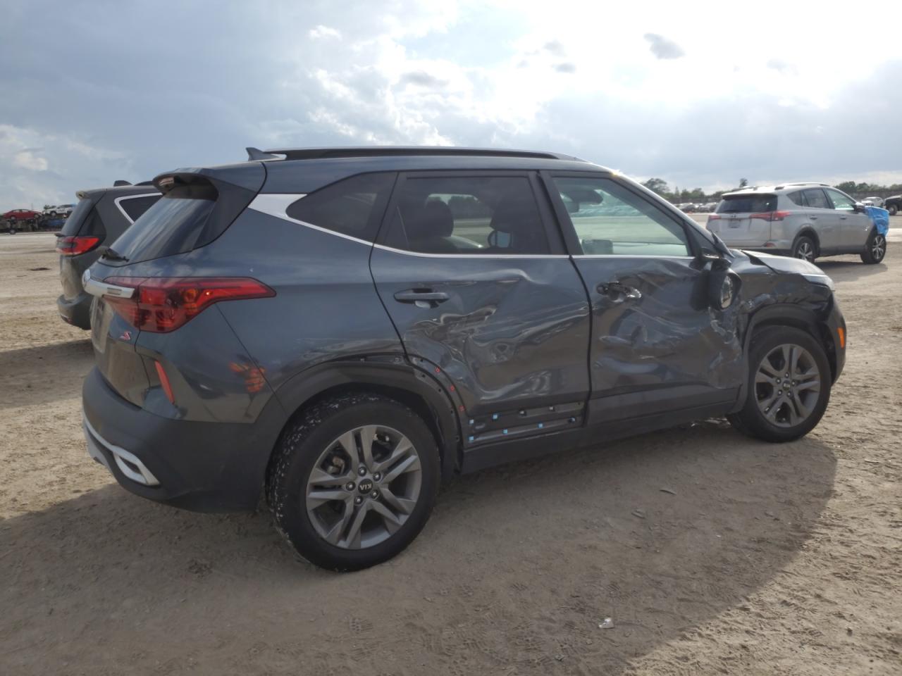 2021 Kia Seltos - Image 3