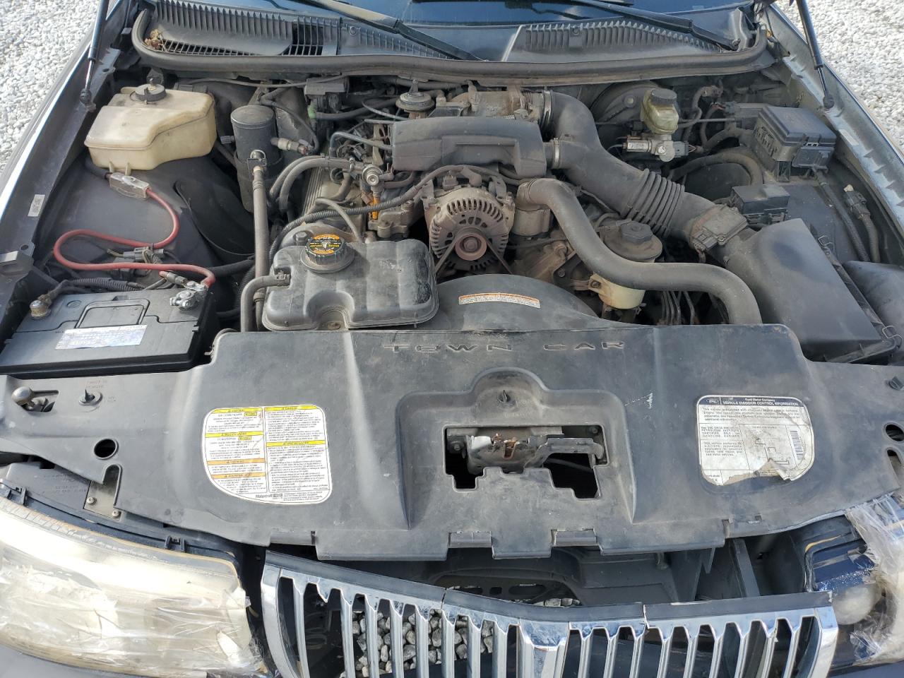 1999 Lincoln Town Car - Image 11