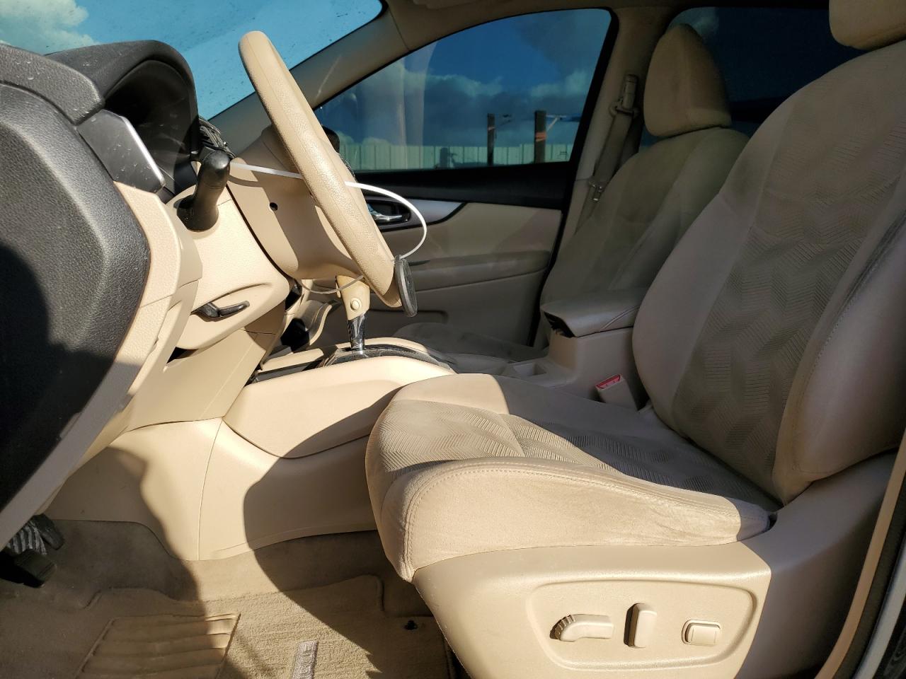 2014 Nissan Rogue - Image 7